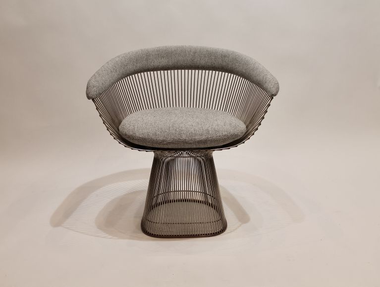 Réfection complète d'une chaise Platner de la série N°1715 du designer Warren Platner - Tissu de l'éditeur Kvadrat