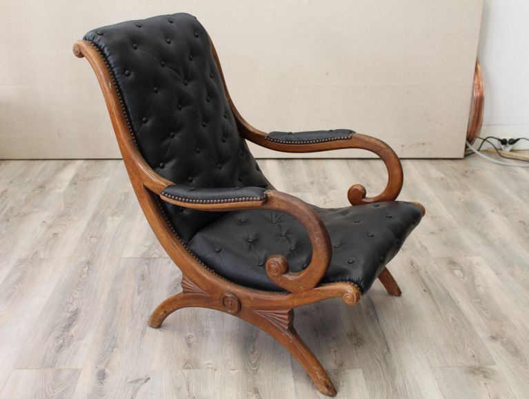 Complete Rebuilding of a Slipper Chair in Faux Leather Publisher Guell Lamadrid Finishing Buttoned and Studded