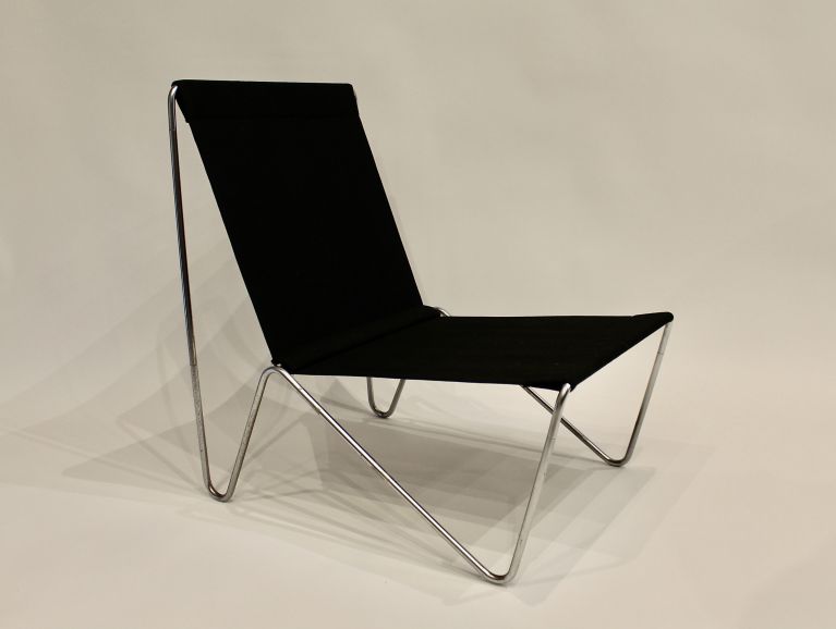 Réfection complète d'un fauteuil Bachelor Chairs designer Verner Panton - Tissu de l'éditeur Casal