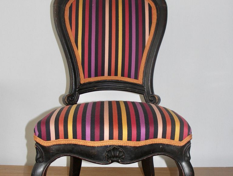 Complete réfection of a Napoleon III chair - Fabric editor Nobilis braid finish