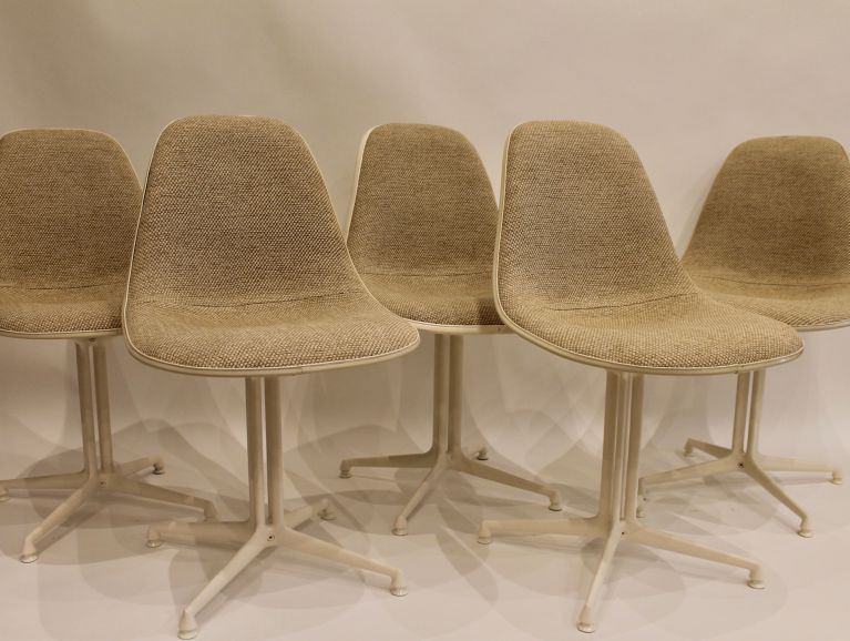 Réfection de chaises modèle Fonda designer Charles Eames - Tissu Kvadrat