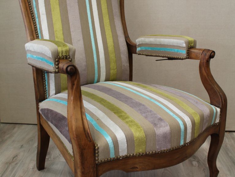 Complete renovation of a Voltaire rack-and-pinion chair - Designers Guild editor studded fabric