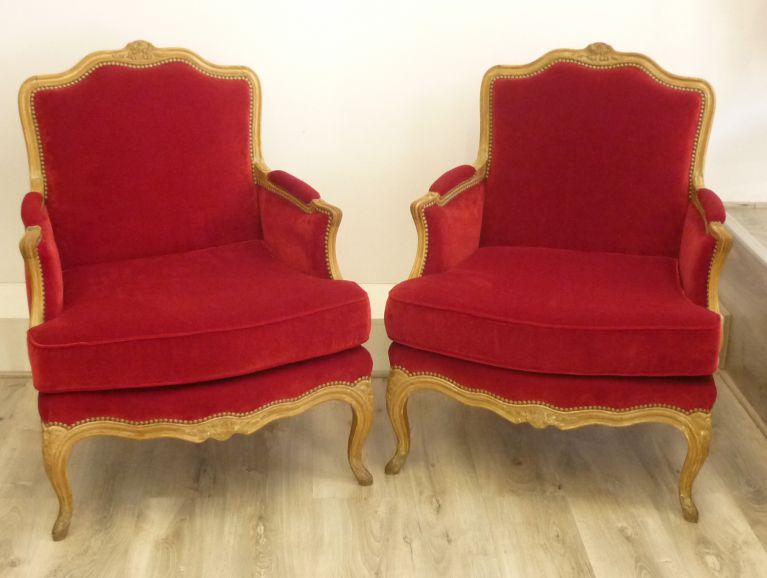 Complete réfection of a pair of Louis XV shepherdesses - Fabric editor Nobilis studded finish