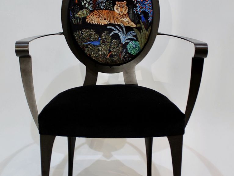 Réfection complète d'un fauteuil modele Miss Cantori - tissu de l'éditeur Pierre Frey