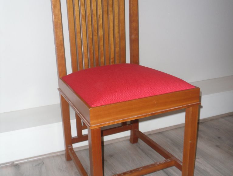 Réfection d'une chaise du designer Frank Lloyd Wright modele coonley 2